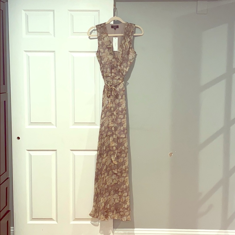 Aakaa full length taupe floral wrap dress NWT - Picture 2 of 5